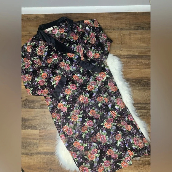Gold Label Victorias Secret Sheer Floral Robe - Picture 4 of 9